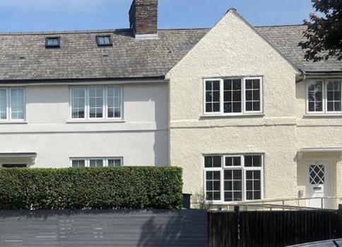 Fig. 88: The smooth render is substantially different to roughcast as this image illustrates. The smooth render is modern in character and is out of keeping with the architectural style and period of the estate construction.