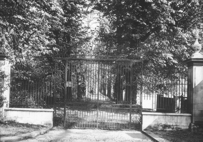 Fig. 8: The original gates to Mount Clare, now lost